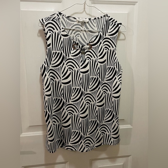 NWT PerSeption Concept Black and White Graphic Sleeveless Blouse - Picture 1 of 7